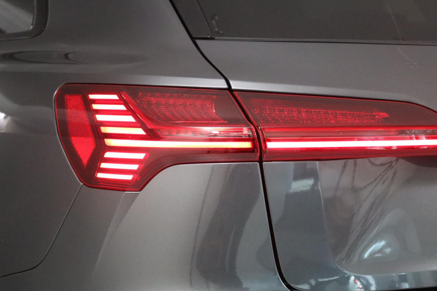 Audi e-tron 55 quattro S-Line 95 kWh 408 pk | Navigatie | Parkeersensoren | Achteruitrijcamera | LED koplampen | Lichtmetalen velgen 21" |