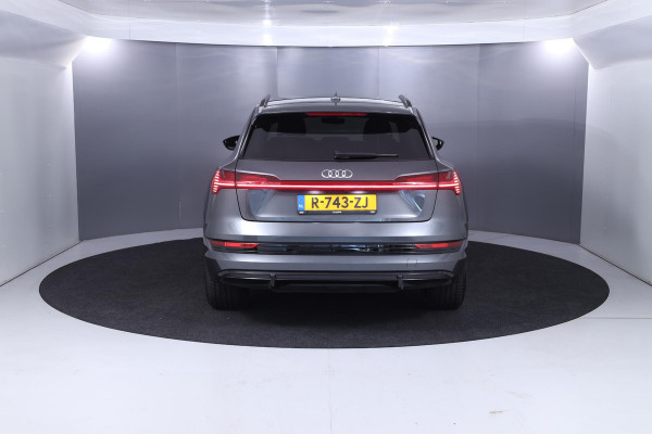 Audi e-tron 55 quattro S-Line 95 kWh 408 pk | Navigatie | Parkeersensoren | Achteruitrijcamera | LED koplampen | Lichtmetalen velgen 21" |