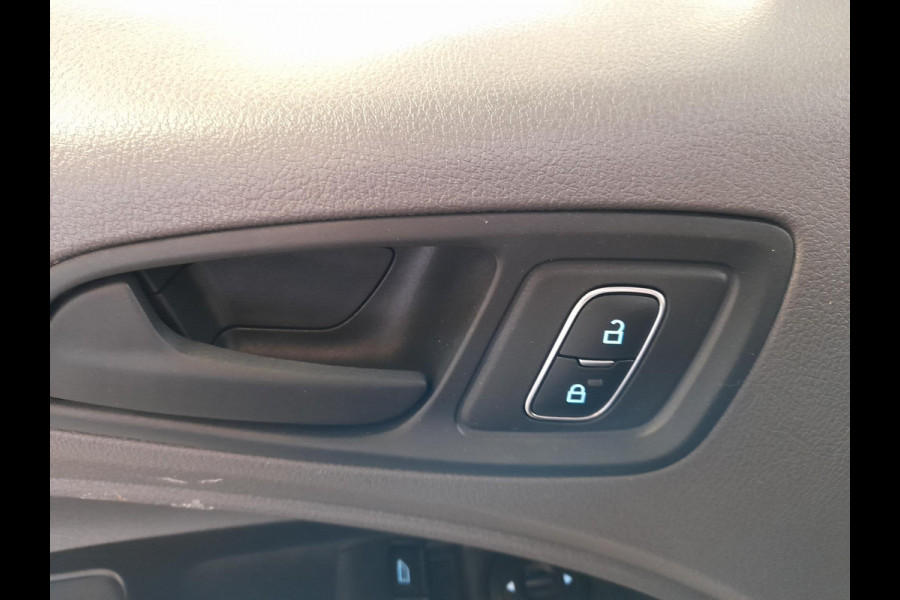 Ford Transit Connect 100pk L2 Trend Navigatie Airco Parkeersensoren Camera trekhaak