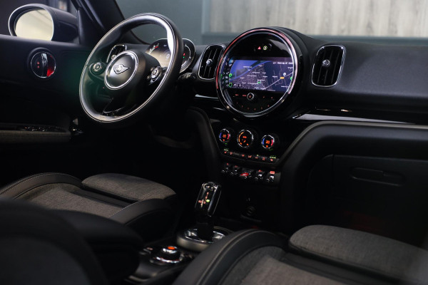 MINI Countryman 1.5 Cooper ALL4 Black Edition / AUT / Digital Cockpit / Navi / Ecc / Open Panoramadak / Led / Pdc / 19 Inch