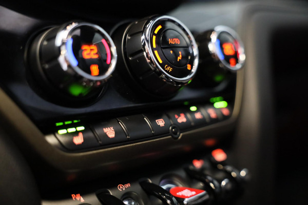 MINI Countryman 1.5 Cooper ALL4 Black Edition / AUT / Digital Cockpit / Navi / Ecc / Open Panoramadak / Led / Pdc / 19 Inch