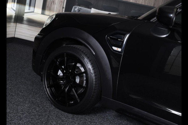 MINI Countryman 1.5 Cooper ALL4 Black Edition / AUT / Digital Cockpit / Navi / Ecc / Open Panoramadak / Led / Pdc / 19 Inch