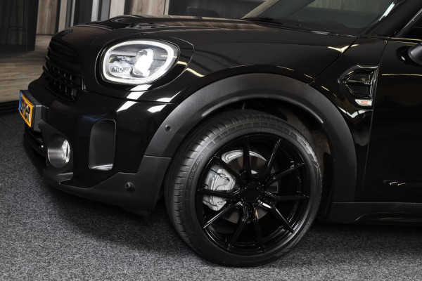 MINI Countryman 1.5 Cooper ALL4 Black Edition / AUT / Digital Cockpit / Navi / Ecc / Open Panoramadak / Led / Pdc / 19 Inch