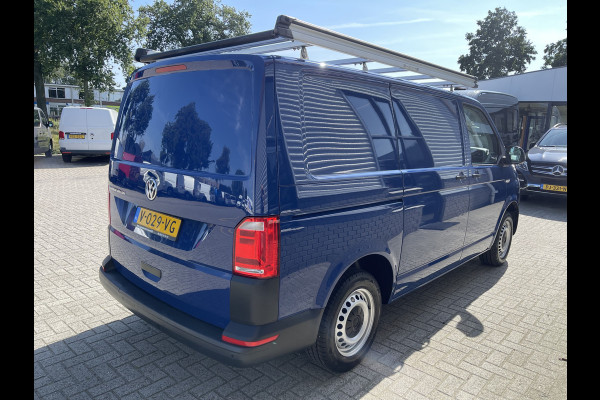 Volkswagen Transporter 2.0 TDI 102pk L1H1 Comfortline / vaste prijs rijklaar € 17.950 ex btw / lease vanaf € 329 / airco / cruise / navigatie / imperial / achterklep / parkpilot / 2 stoelen met armsteun !