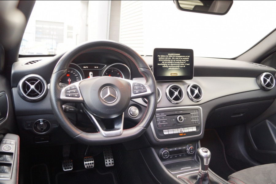 Mercedes-Benz GLA 200d AMG Style Solution -PANO-ECC-CAM-NAVI-PDC-