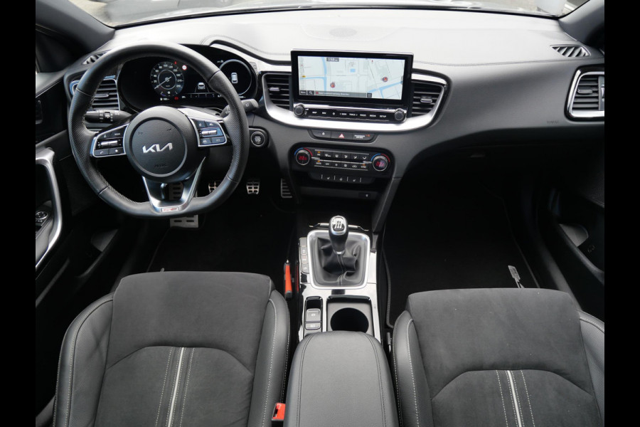 Kia Ceed Sportswagon 1.5 T-GDi GT-Line | Trekhaak | Schuif-Kanteldak | Stoelverwarming | LED | Clima | Navi | Camera