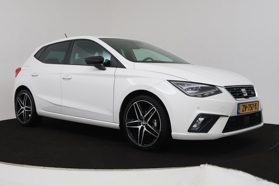 Seat Ibiza 1.0 TSI FR Business Intense Automaat (CAMERA, NAVIGATIE, LED, PDC, CLIMATE, CRUISE, NL-AUTO, GOED ONDERHOUDEN)