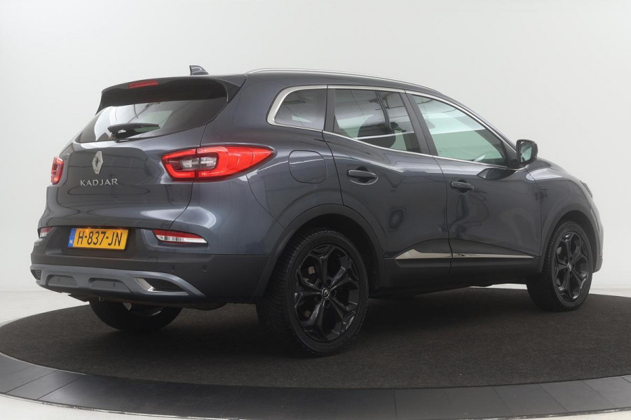 Renault Kadjar 1.3 TCe Black Edition | Panoramadak | Trekhaak | Park Assist | Carplay | Stoelverwarming | Bose | Camera | Alcantara | Full LED