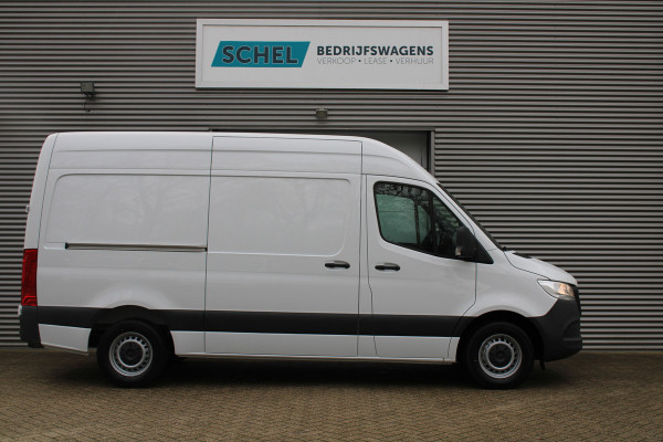 Mercedes-Benz Sprinter 317 CDI L2H2 Pro - Facelift - 3.5t Trekhaak - MBUX10 - Betimmering - DAB - Camera - Cruise - 270gr deuren - Rijklaar