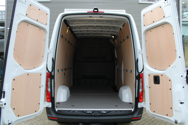 Mercedes-Benz Sprinter 317 CDI L2H2 Pro - Facelift - 3.5t Trekhaak - MBUX10 - Betimmering - DAB - Camera - Cruise - 270gr deuren - Rijklaar