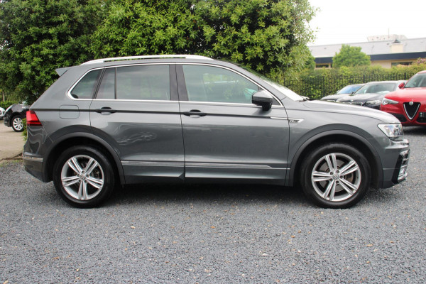 Volkswagen Tiguan 2.0 TSI 4Motion Highline Business R 180 PK ACC Trekhaak 360 Camera 18''