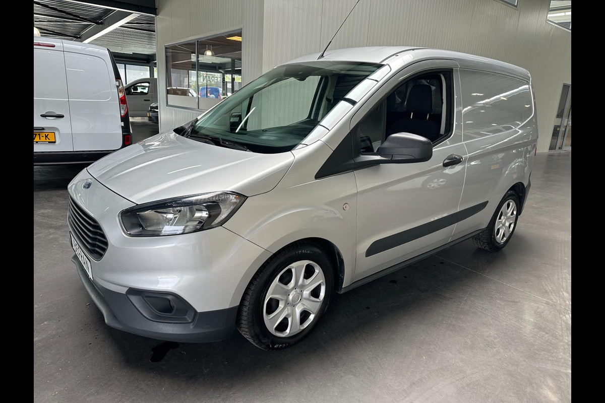 Ford Transit Courier 1.5 TDCI 100 Pk/ Navigatie/ PDC