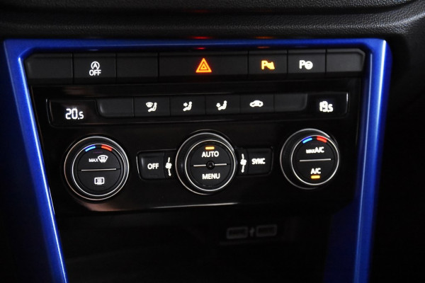 Volkswagen T-Roc *Panoramadak*Carplay*Navigatie*LED*DAB*