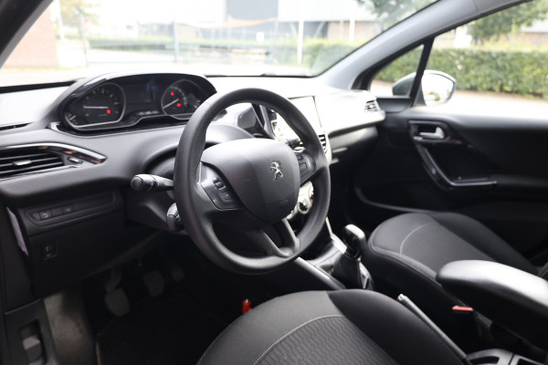 Peugeot 208 1.2 PureTech | Navigatie | CarPlay | PDC | Cruise control | DAB | Cruise control | LED | Nieuwe APK | Onderhoudsbeurt | NL Auto | NAP Logisch