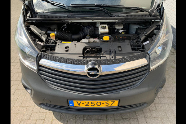 Opel Vivaro CDTi 3persoons L1H1 Compl.Inrichting Schuifdeur r Airco Cruise control Bu-spiegel elek/verw Airbag (full size) bestuurder en bij Betonplex vloer Laden Kasten Radio-USB MP3 Orig.NL auto ! 1e Eigenaar 1.6 CDTI euro 6 2000 kg trekvermogen