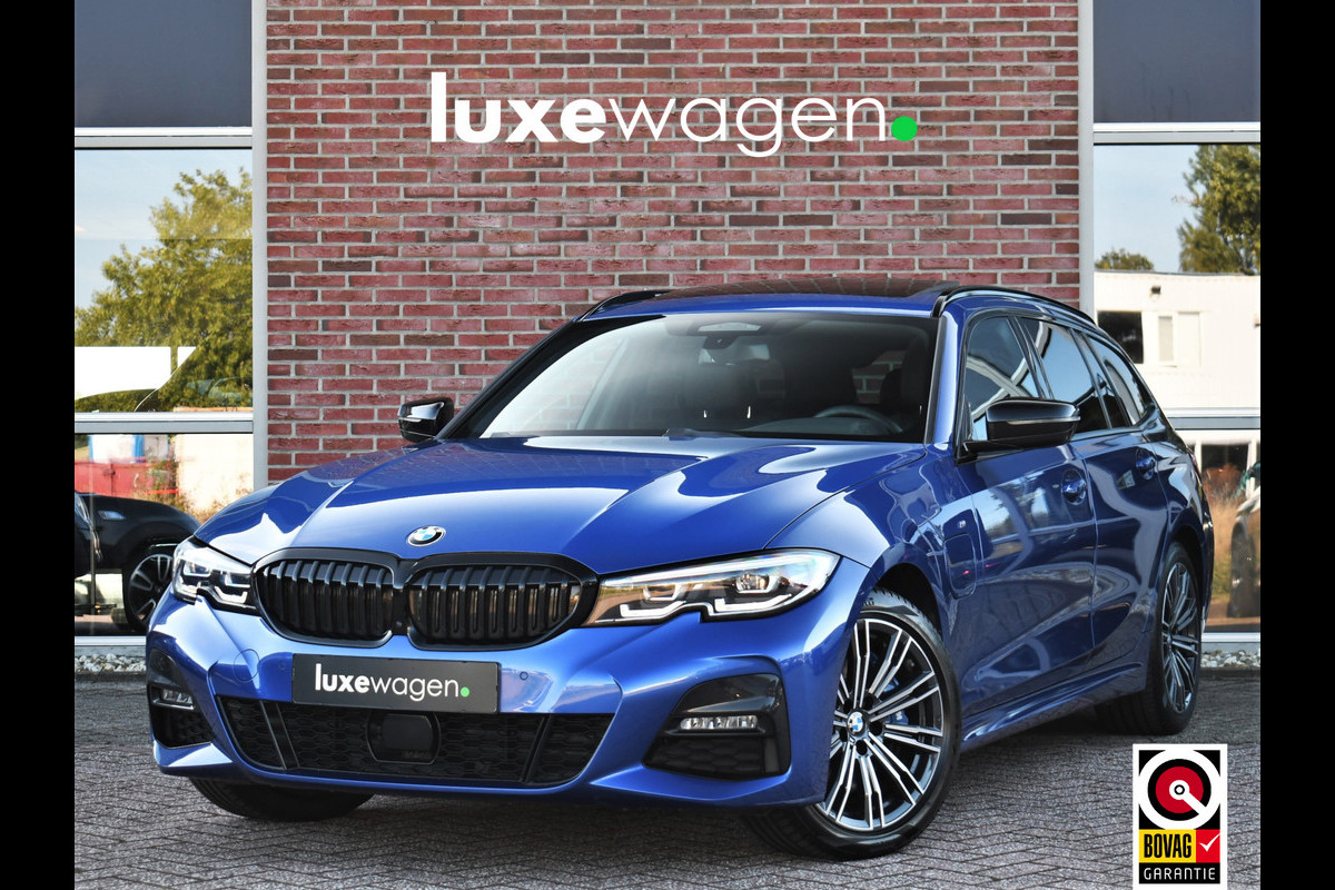 BMW 3 Serie Touring 330e M-Sport Pano Trekh ACC 360 H/K 4xStoelverw