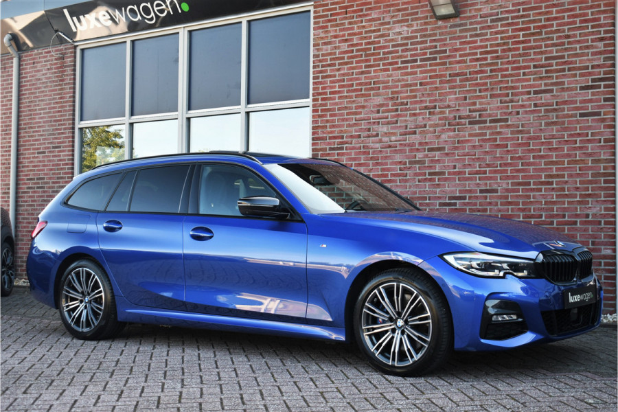 BMW 3 Serie Touring 330e M-Sport Pano Trekh ACC 360 H/K 4xStoelverw