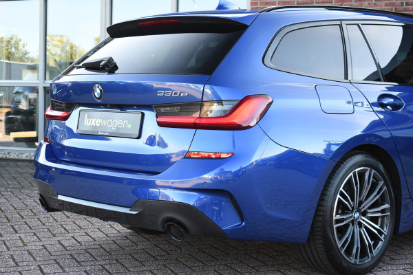 BMW 3 Serie Touring 330e M-Sport Pano Trekh ACC 360 H/K 4xStoelverw