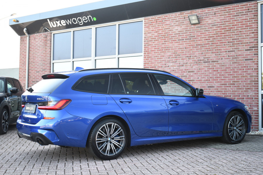 BMW 3 Serie Touring 330e M-Sport Pano Trekh ACC 360 H/K 4xStoelverw