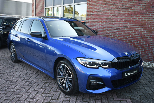 BMW 3 Serie Touring 330e M-Sport Pano Trekh ACC 360 H/K 4xStoelverw