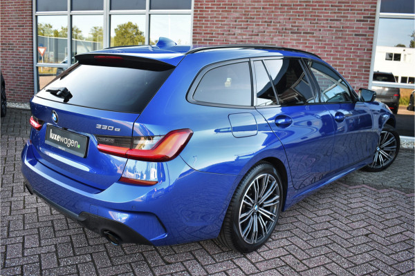 BMW 3 Serie Touring 330e M-Sport Pano Trekh ACC 360 H/K 4xStoelverw