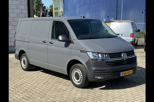 Volkswagen Transporter 2.0 TDI 150PK AUTOMAAT EURO6 L1H1 Achteruitrijcamera/carplay/navigatie