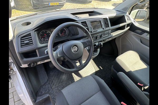 Volkswagen Transporter 2.0 TDI 150PK EURO6 L2H1 DC 5 zitplaatsen Navigatiesysteem/trekhaak/app connect