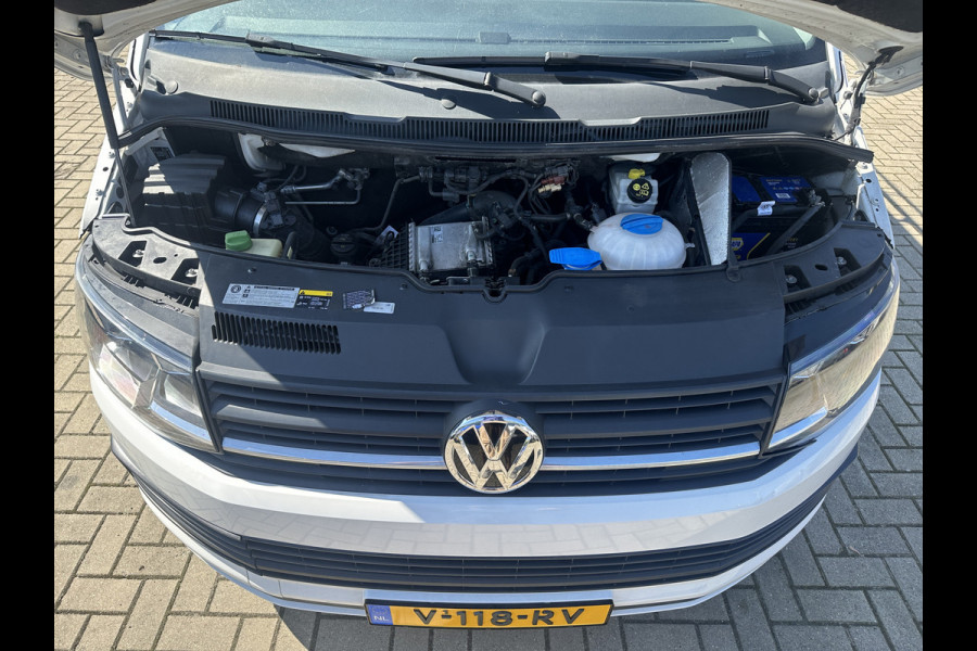 Volkswagen Transporter 2.0 TDI 150PK EURO6 L2H1 DC 5 zitplaatsen Navigatiesysteem/trekhaak/app connect