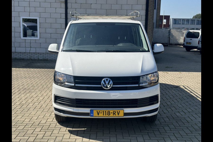 Volkswagen Transporter 2.0 TDI 150PK EURO6 L2H1 DC 5 zitplaatsen Navigatiesysteem/trekhaak/app connect