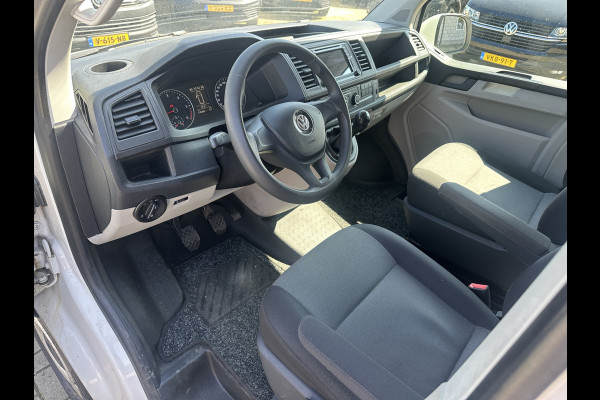 Volkswagen Transporter 2.0 TDI 150PK EURO6 L2H1 DC 5 zitplaatsen Navigatiesysteem/trekhaak/app connect