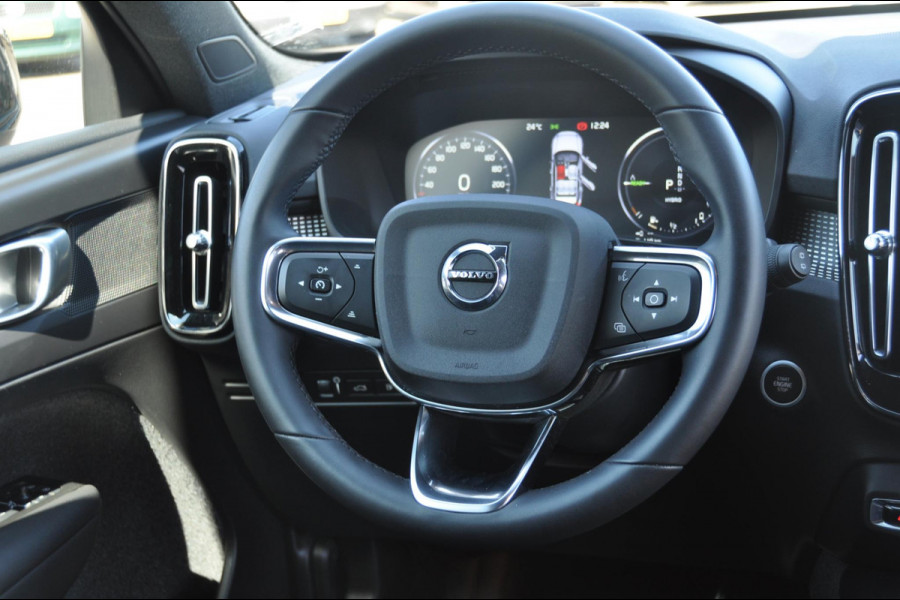 Volvo XC40 T4 211PK Automaat Recharge R-Design / Pilot assist / Adaptieve cruise control / Apple carplay / Android auto / achteruitrij camera / Parkeersensoren voor en achter /