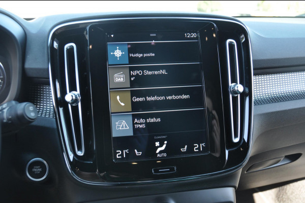 Volvo XC40 T4 211PK Automaat Recharge R-Design / Pilot assist / Adaptieve cruise control / Apple carplay / Android auto / achteruitrij camera / Parkeersensoren voor en achter /