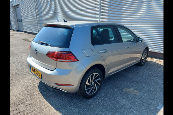 Volkswagen Golf 1.0 TSI Allstar, airco,navigatie,stoelverwarming,parkeersensoren,