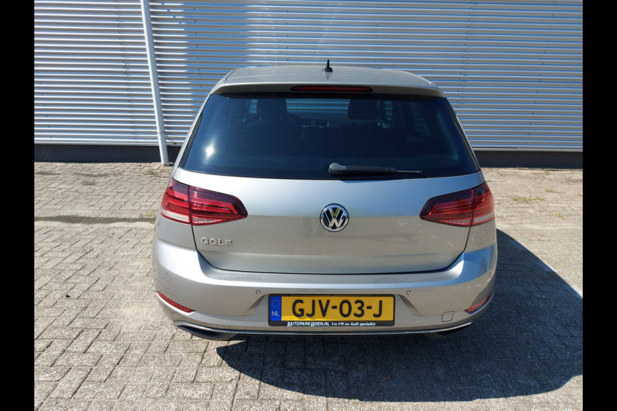 Volkswagen Golf 1.0 TSI Allstar, airco,navigatie,stoelverwarming,parkeersensoren,