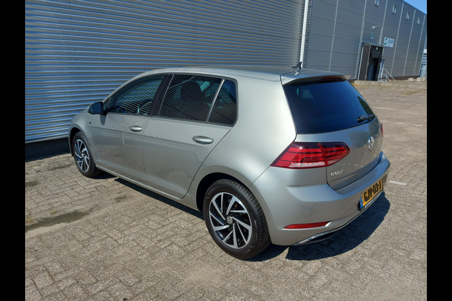 Volkswagen Golf 1.0 TSI Allstar, airco,navigatie,stoelverwarming,parkeersensoren,