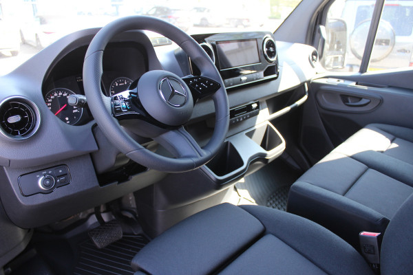 Mercedes-Benz Sprinter 317 CDI L2H1 PRO 3500 KG trekgewicht, LED, MBUX 10.25 met camera, Smartphone integratie