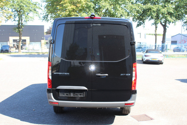 Mercedes-Benz Sprinter 317 CDI L2H1 PRO 3500 KG trekgewicht, LED, MBUX 10.25 met camera, Smartphone integratie