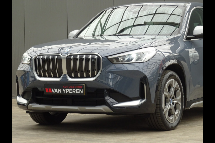 BMW iX1 xDrive30 Launch Edition 67 kWh * H/K * LEER * CARPLAY !!