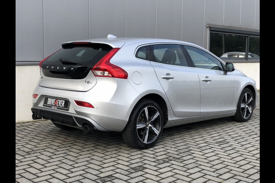 Volvo V40 2.0 T2 R-Design 11-2016 met Navi Climate Pdc Elek pakket Sportve