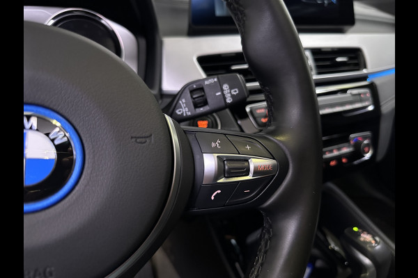 BMW X1 xDrive25e M Sport Plug in Hybrid PHEV | Panodak | Harman Kardon | Lederen Sportstoelen Memory | Trekhaak Afneembaar | Head Up | Camera |