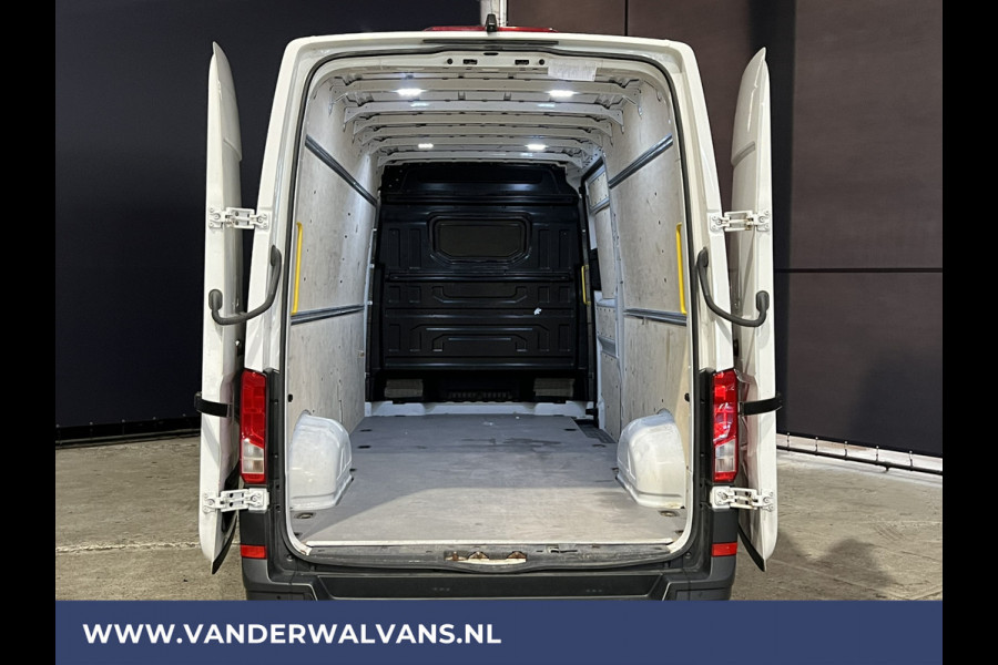 Volkswagen Crafter 2.0 TDI 141pk L4H3 L3H2 Euro6 Airco | Camera | Apple Carplay | Android Auto Parkeersensoren, Bijrijdersbank