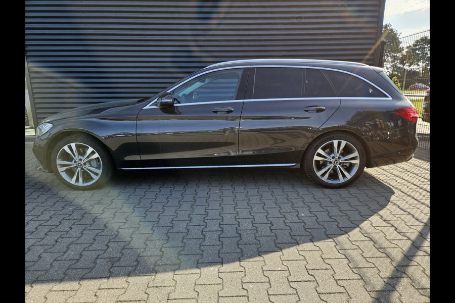 Mercedes-Benz C-Klasse Estate 300 e Avantgarde Plug In Hybrid 320pk Dealer O.H PHEV | Adaptive Cruise | Trekhaak af Fabriek | Lederen Sportstoelen | Apple Carplay | Stoelverwarming |