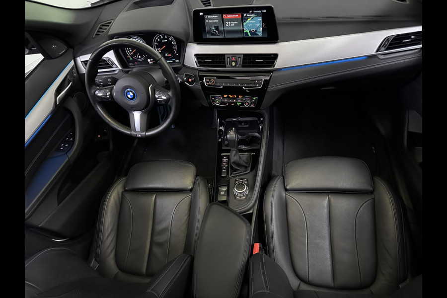 BMW X1 xDrive25e M Sport Plug in Hybrid PHEV | Panodak | Harman Kardon | Lederen Sportstoelen Memory | Trekhaak Afneembaar | Head Up | Camera |