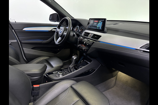 BMW X1 xDrive25e M Sport Plug in Hybrid PHEV | Panodak | Harman Kardon | Lederen Sportstoelen Memory | Trekhaak Afneembaar | Head Up | Camera |