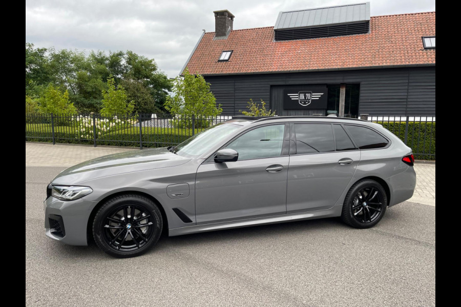 BMW 5 Serie Touring 530e Edition-Plus M Sport Panodak Laserled HUD Harman Kardon 360"Camera