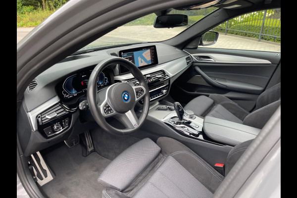 BMW 5 Serie Touring 530e Edition-Plus M Sport Panodak Laserled HUD Harman Kardon 360"Camera