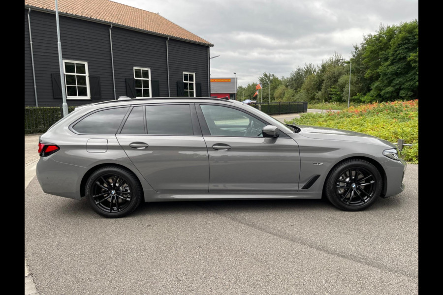 BMW 5 Serie Touring 530e Edition-Plus M Sport Panodak Laserled HUD Harman Kardon 360"Camera