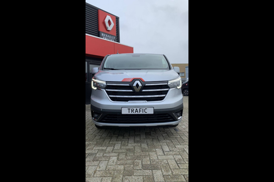 Renault Trafic Exclusive T30 2.0 dCi 150 PK L2H1 17 inch velgen, Trekhaak, Apple Carplay