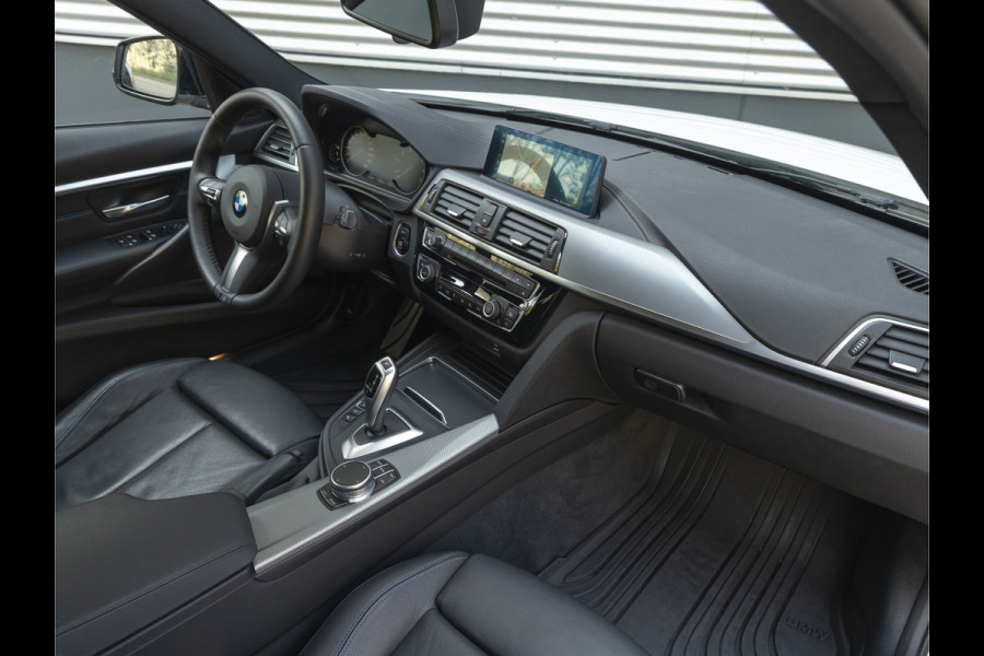 BMW 3 Serie Touring 320i xDrive - M-Sport - Digital Cockpit - Stuurwiel Verwarmd - Camera - Hifi