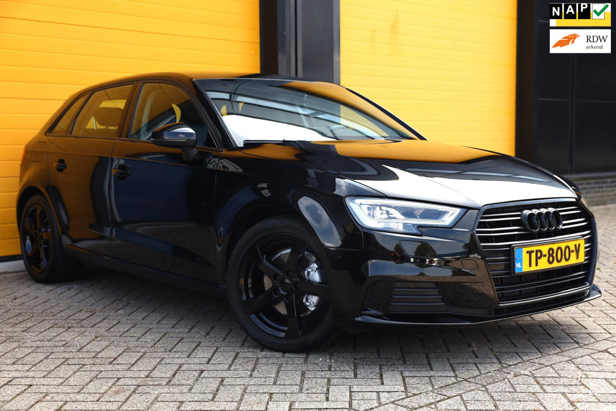 Audi A3 Sportback 1.5 TFSI BLACK Edition / Aut / Navi / Cruise Control / Sportstoelen / Isofix / Led / Pdc / Allu Velgen